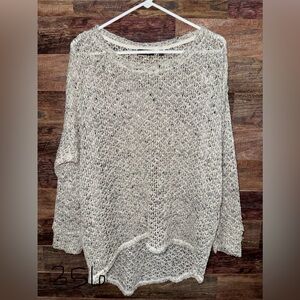 Women’s Sweater, Size L
#0356